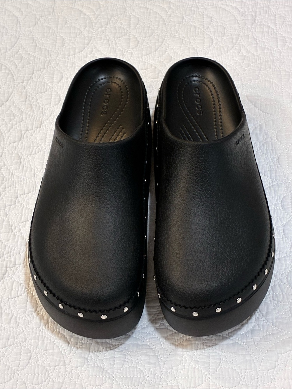 Crocs Dylan Platform Studded Clog Mules Black Leather Texture Slip On Womens 11 - Picture 2 of 5